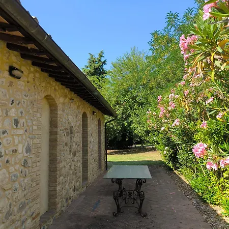 La Casina Nella Fattoria Daire Siena